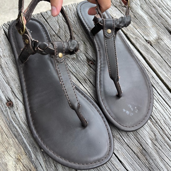 Sandals (size 6-8) - Picture 1 of 3